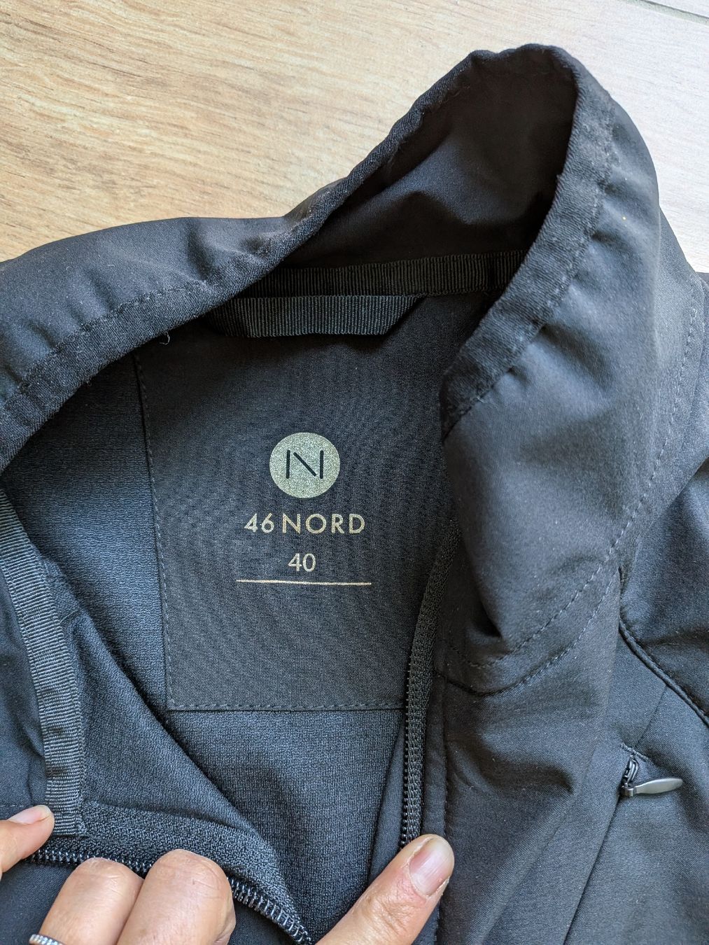 46 Nord Gilet & Giacche senza maniche: Outdoorweste Softshell 46 Nord – Nuovo (secondo la descrizione) da Eschenbach SG venduto da SanFranciscoCalifornia 1