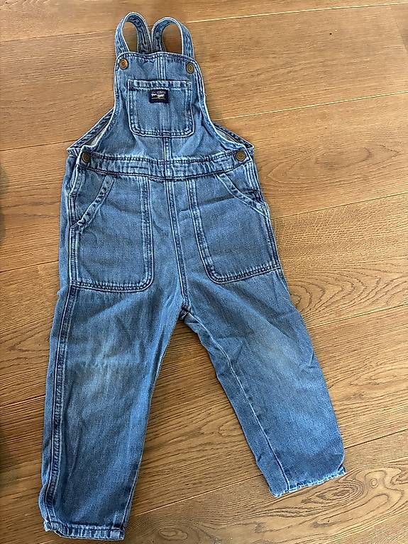 Lotti & Set di vestiti: Latzhosen 3er Set 98/104 – Usato da Starrkirch-Wil venduto da Mira114 1