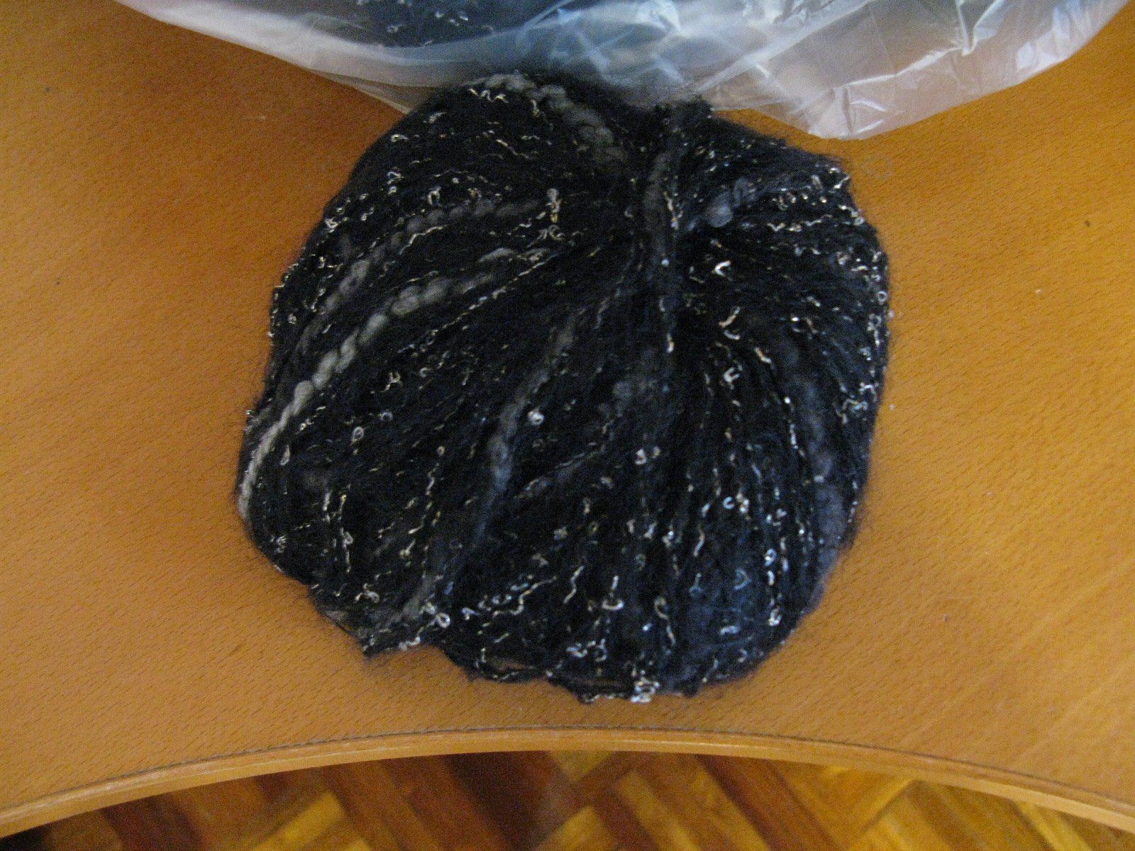Wolle: Strickwolle Grundfarbe schwarz – Neu (gemäss Beschreibung) aus Grenchen von eule43 2