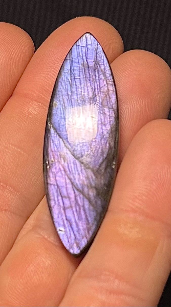 Mineralien & Heilsteine: Wunderschönes Labradorit Cabochon – Neu und originalverpackt aus Männedorf von CabochonExceptionnel 2