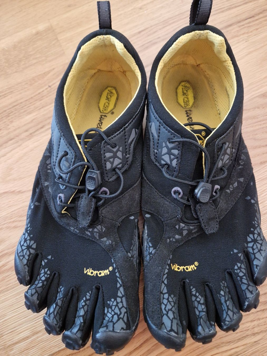 Vibram Herrenschuhe: Vibram Five Fingers Barfussschuhe – Gebraucht aus Kollbrunn von SB0713