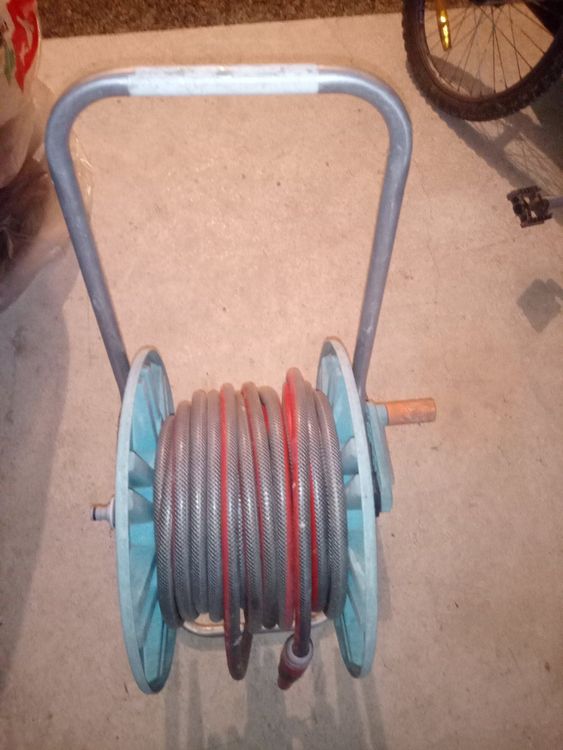 COSTWAY Schlauchwagen Aus Metall - 70m Kapazität Für 20mm Schlauch Mit 2 Rädern & Korb