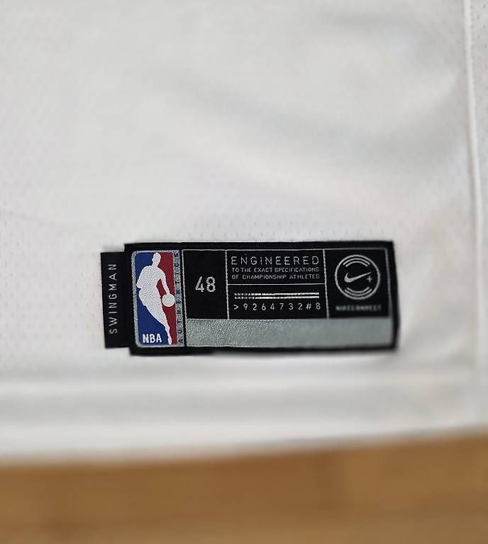 T-shirt: Basketball Shirt Wiggins – Usato da Brunnen venduto da Rodge 3