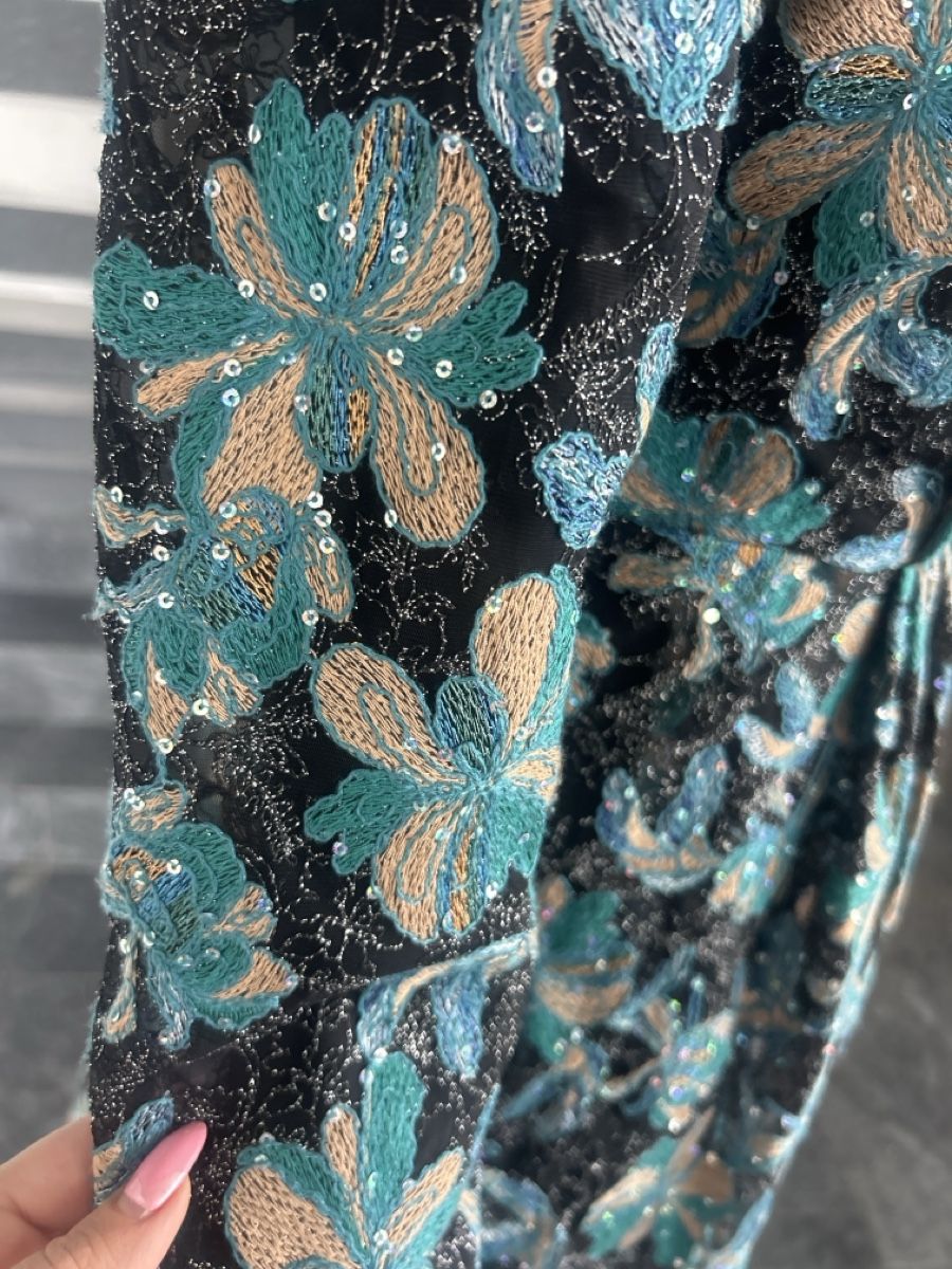 Sandro Vestiti: Robe Sandro à fleurs brodées noir pailleté  – Nuovo (secondo la descrizione) da Courroux venduto da Lucie-lune88 1