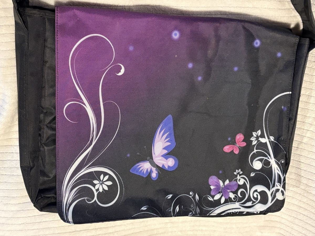 Borse da donna: riesen Laptop Tasche / Umhängetasche – Nuovo (secondo la descrizione) da Rümlang venduto da resale35 1