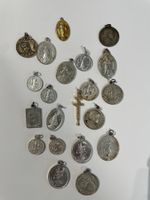 21 Stück Wallfahrtsanhänger Pilgermedaille Heiligenanhänger