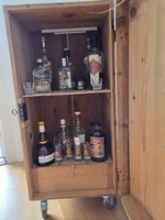 Bar aus Holztruhe