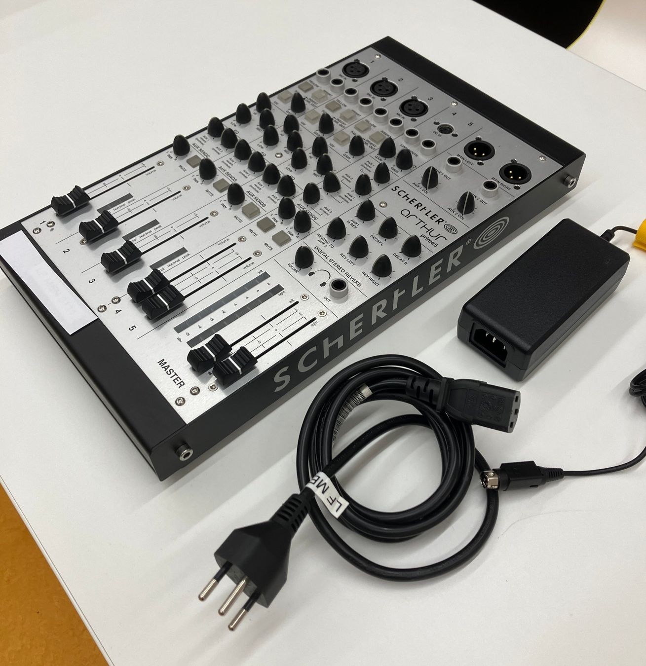 Schertler Console di mixaggio: Mixer Schertler ARTHUR PRIME 5 – Usato da Stabio venduto da dellae 1