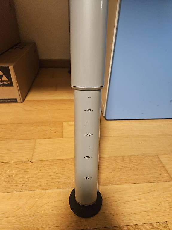Scrivanie: Ikea Schreib-Tisch Thyge 160x80 Weiß – Usato da Zürich venduto da shh_n5kv 1