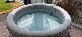Aufblasbarer Whirlpool/ Jacuzzi - Top Zustand - 2,08m - OVP