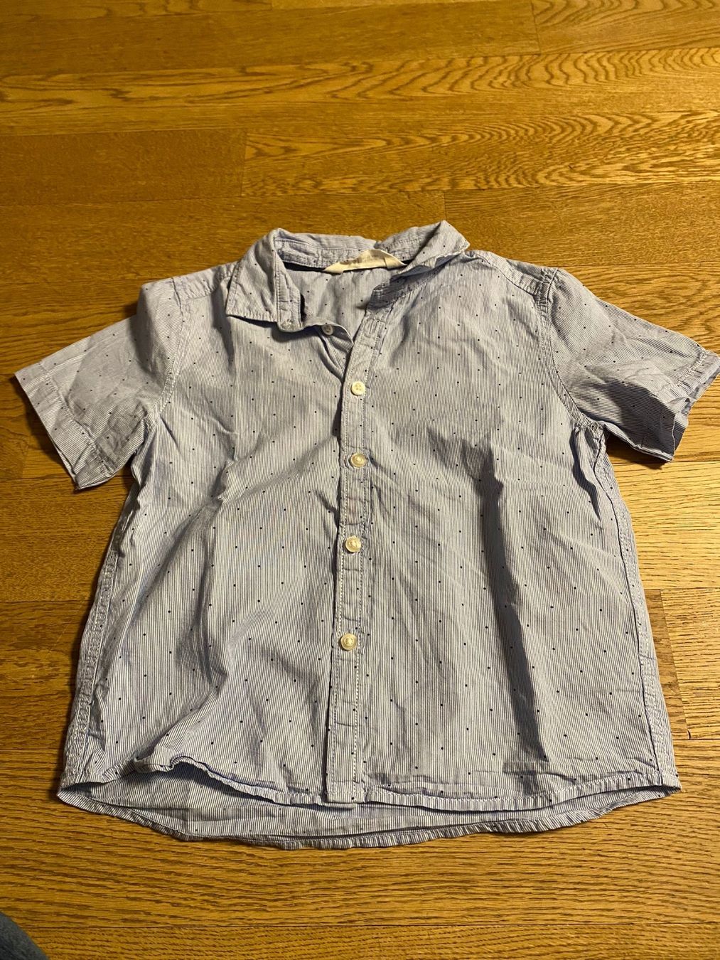 Lotti & Set di vestiti: Jungs Kleiderpaket 110 und 116 – Usato da Hünenberg venduto da Robe0 4