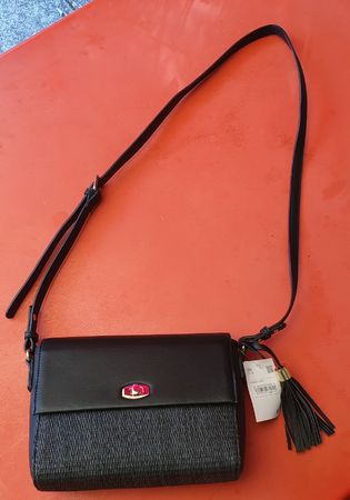 Neu und ungebraucht: Handtasche, schwarz, mit 2 Innenfächern