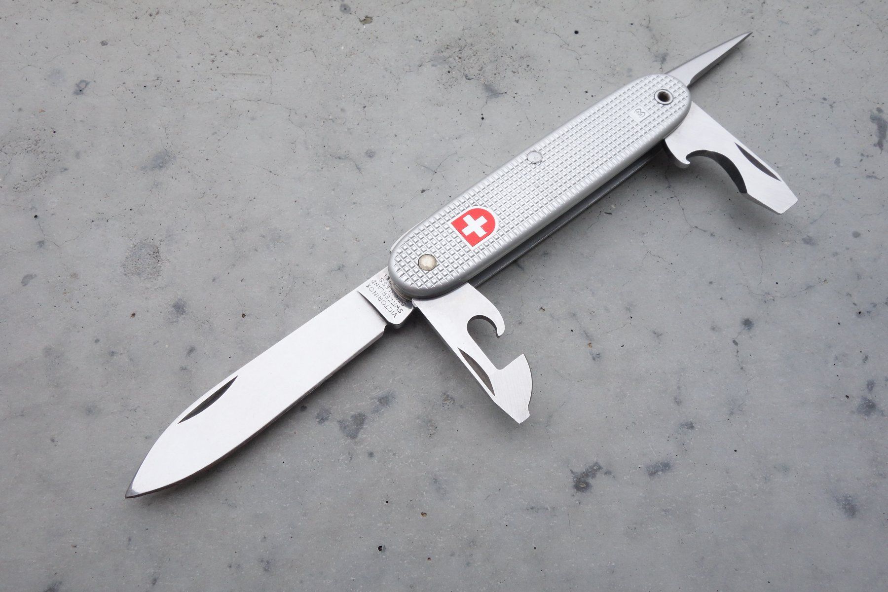 Victorinox Taschenmesser: Victorinox Soldatenmesser 83 – Gebraucht aus St. Gallen von 8201 2