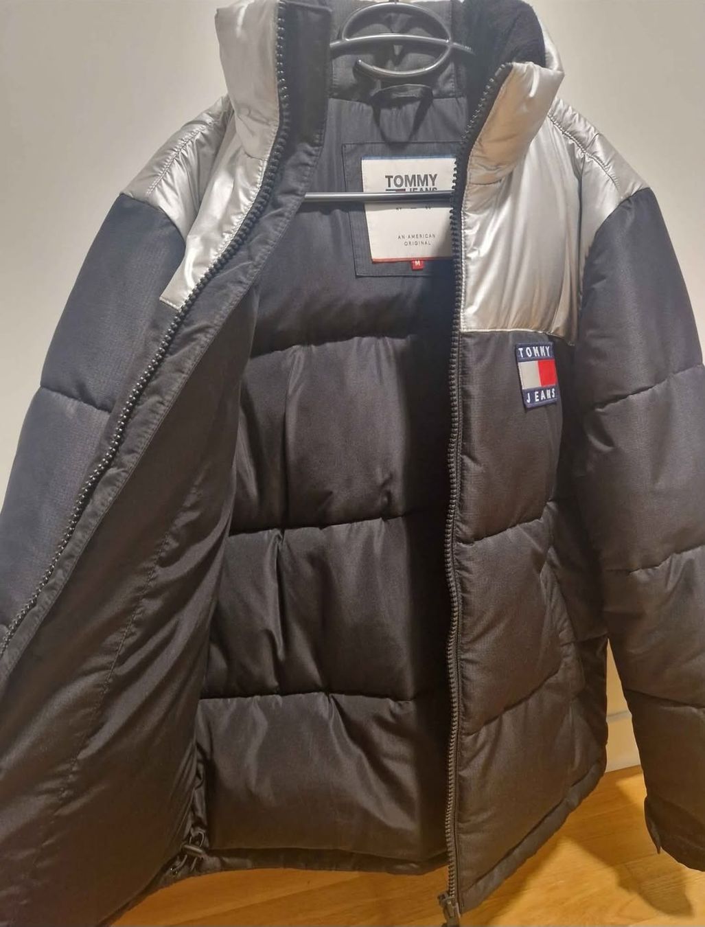 Jacken: Tommy Jeans Winterjacke metallic/black – Neu (gemäss Beschreibung) aus Rheinfelden von Fairness020 1