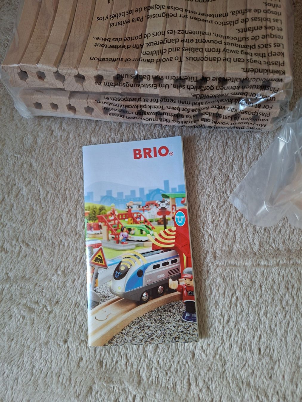 Brio Giocattoli: Brio - 33028 - Classic Figure 8 Set – Nuovo e nell'imballaggio originale da Li Curt venduto da stellablu3 5