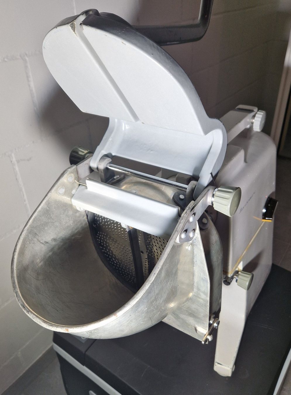 Küchengeräte: Bauknecht Gemüseschneidmaschine – Gebraucht aus Neuendorf von Tuba2901 1