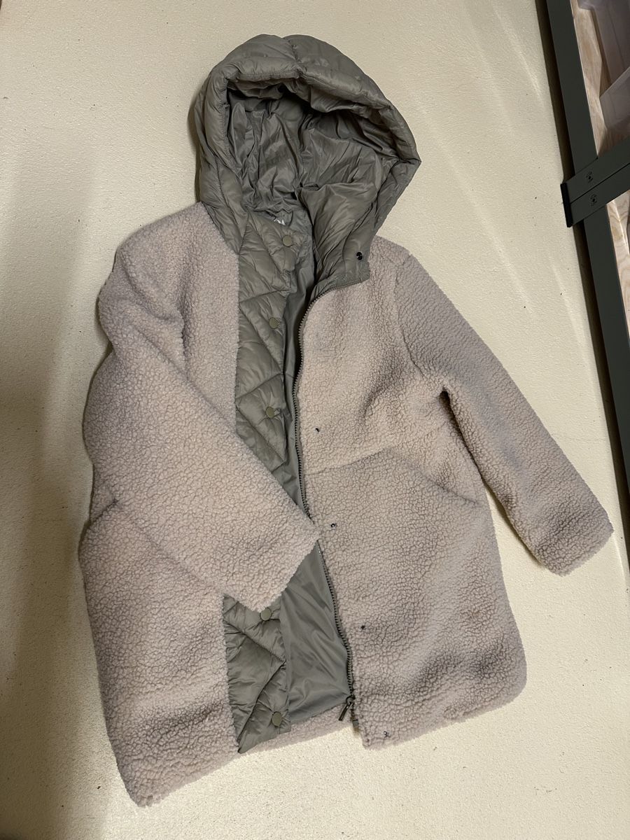 Zara Giacche: Zara Grey Fleece Padded Hooded Jacket – Usato da Zürich venduto da MariiaR