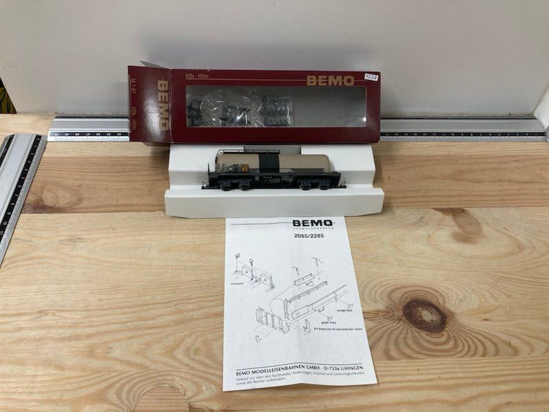 Bemo Modelleisenbahnen: Bemo H0m 2285 115 Kesselwagen vierachsig RhB Uah 8135 – Neu (gemäss Beschreibung) aus Brislach von ModellbahnDepot 1