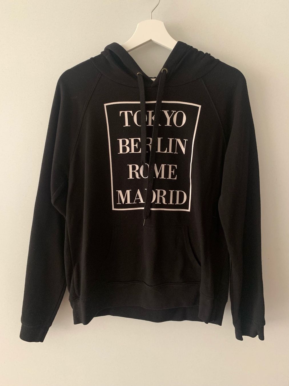 Maglioni & Felpe: Hoodie / Kapuzenpullover – Usato da Luzern venduto da Leaaa