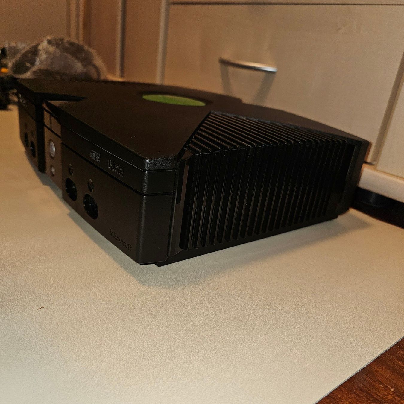 Microsoft Consoles: Microsoft Xbox Classic Konsole mit 2 Controllern gebraucht – D'occasion à Beringen par Dil_8wsw 2