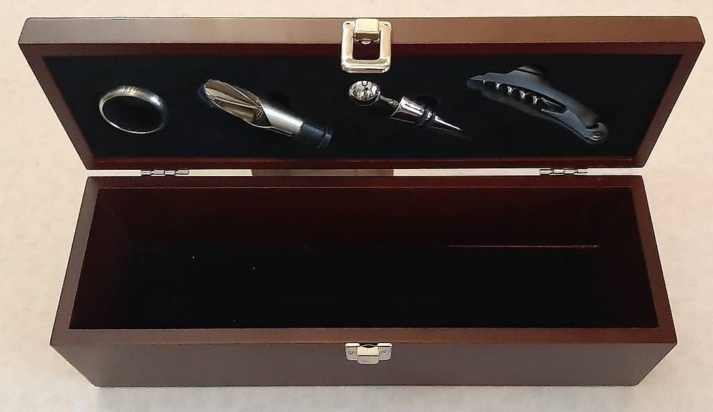 Tutti gli attrezzi: COFFRET SET A VIN AVEC  4 ACCESSOIRES – Usato da Vernier venduto da assfc 1