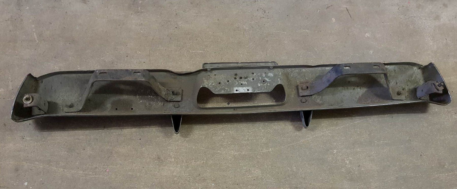 Mopar Tutti pezzi di ricambio auto: Stossstange hinten, Mopar A-Body – Usato da Niedergösgen venduto da usc_8qc6 1