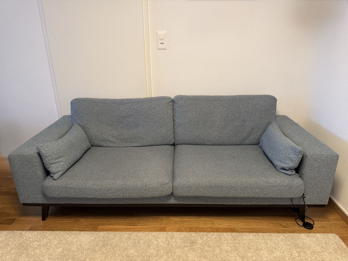 Micasa Divani: 2x Sofas Couch im Set Stoffsofa dunkelblau & hellblau – Usato da Gelterkinden venduto da murattibox 3
