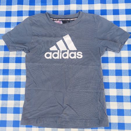 Adidas T-Shirt Kinder Grösse XS gebraucht