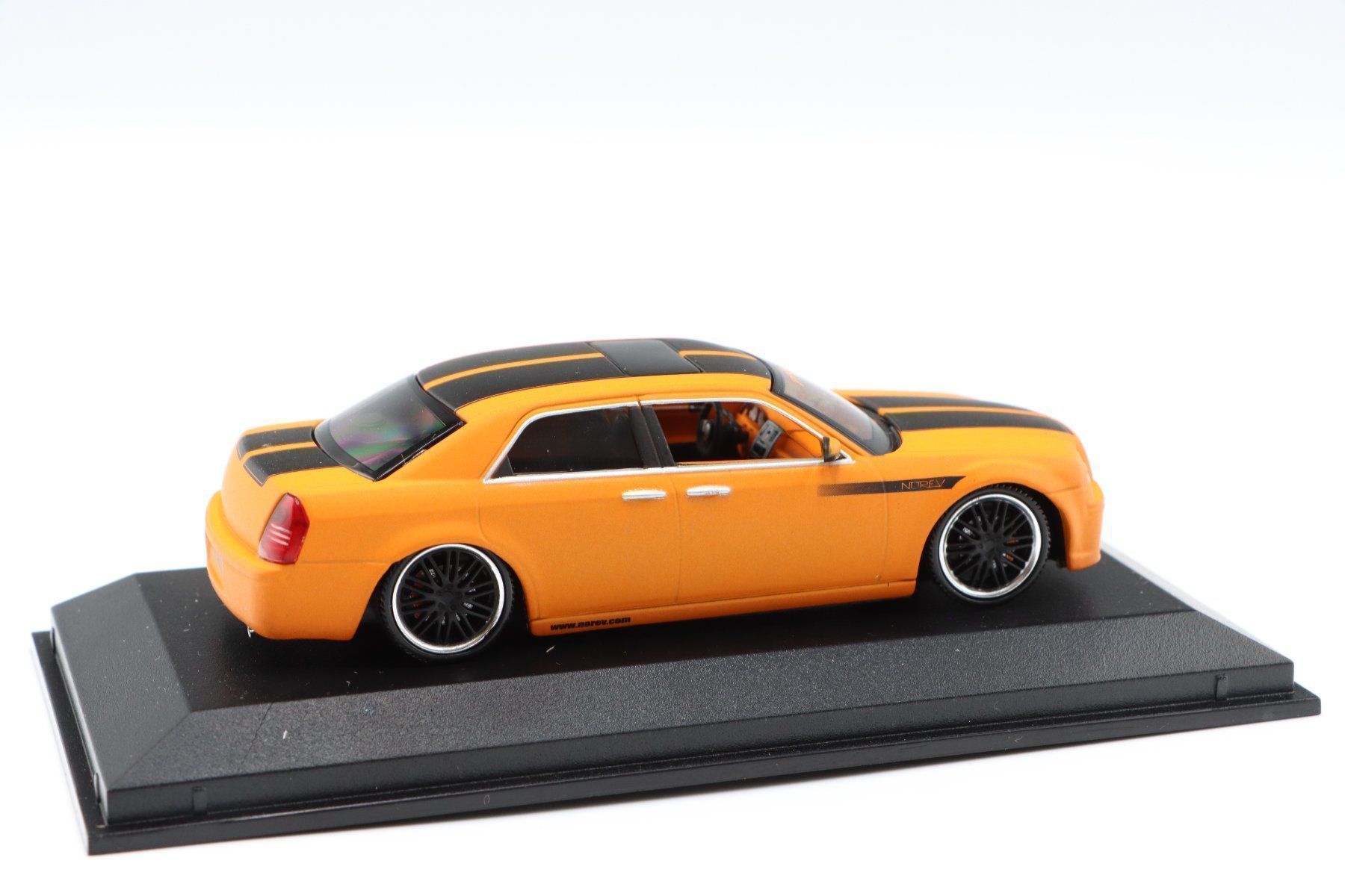 Chrysler Modellini d'auto: Chrysler 300C Parotech 2007 1:43 Norev – Nuovo e nell'imballaggio originale da Bühl b.Aarberg venduto da modelldiecast 8