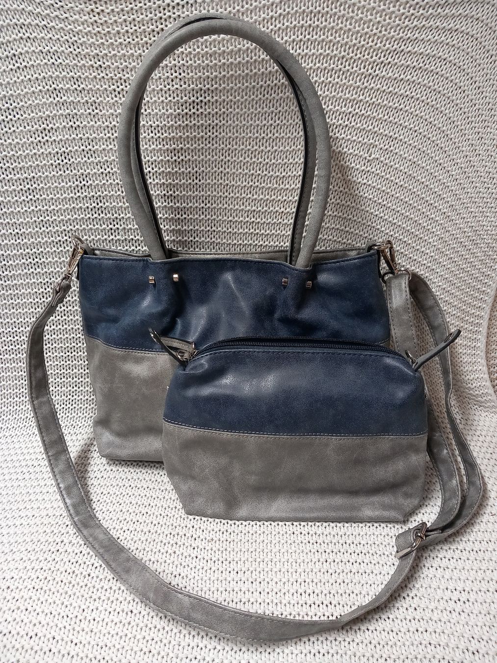 Borse da donna: EMILY & NOAH Handtasche Grau/Blau – Usato da Gwatt (Thun) venduto da umwelt-brocki