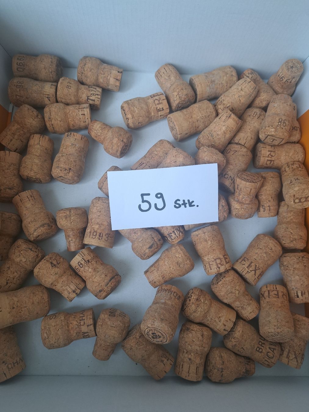 Apribottiglie & Tappi per chiusura: Champagner Korken Sammlung, 59 Stück – Usato da Weisslingen venduto da Horvi_09