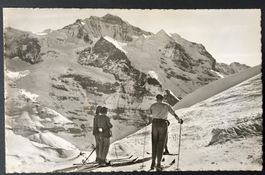 KL. SCHEIDEGG Skiläufer mit Jungfrau