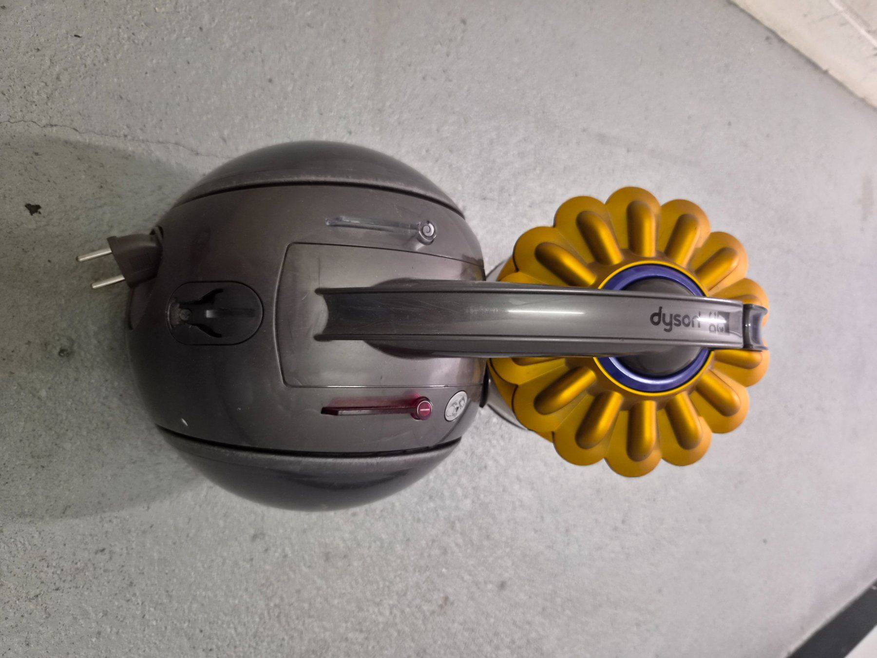 Dyson Staubsauger & Zubehör: Dyson Ball DC 37 Origin plus Staubsauger – Gebraucht aus Domat Ems von tchnesa 3