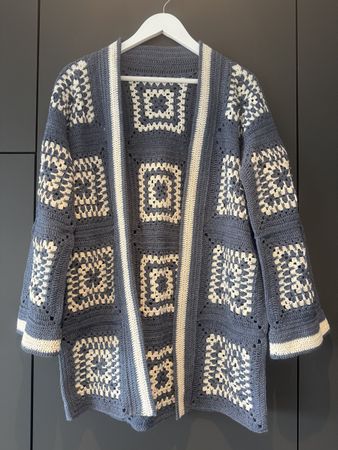 Gehäkelte Granny Square Jacke, Cardigan