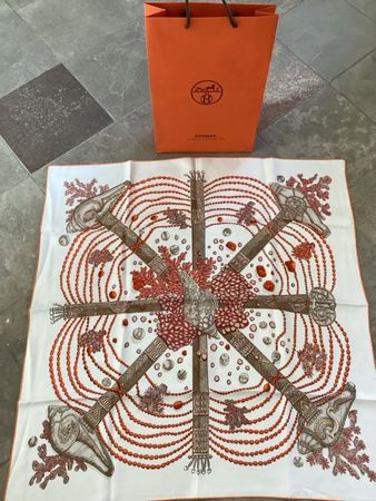 Hermés Paris, Seidenfoulard