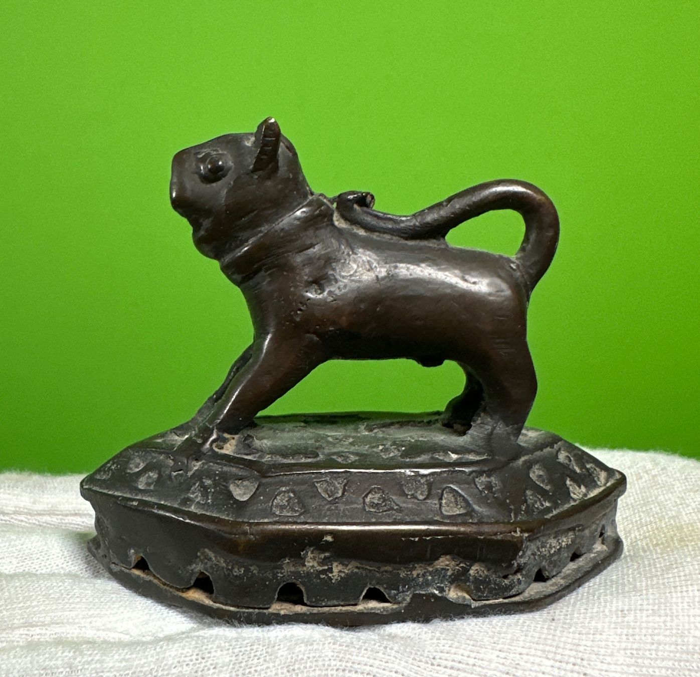 Sculture & Statue: Antike Indische Bronze Figur eines Leoparden – Usato da Horgen venduto da eli_9xdn
