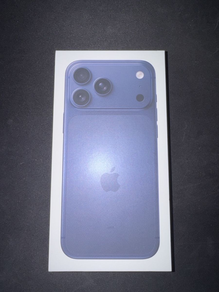 Apple Telefoni cellulari / Smartphones: IPHONE 17 PRO MAX 256 GB Deep Blue – Nuovo e nell'imballaggio originale da Zürich venduto da max_2hhs