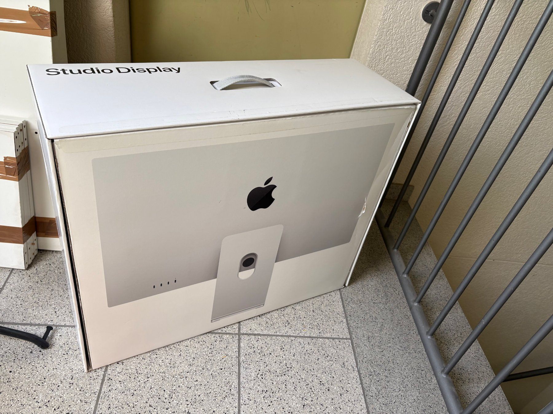 Apple Monitor: Apple Studio Display VERPACKUNG – Nuovo (secondo la descrizione) da Zürich venduto da wabomania 3