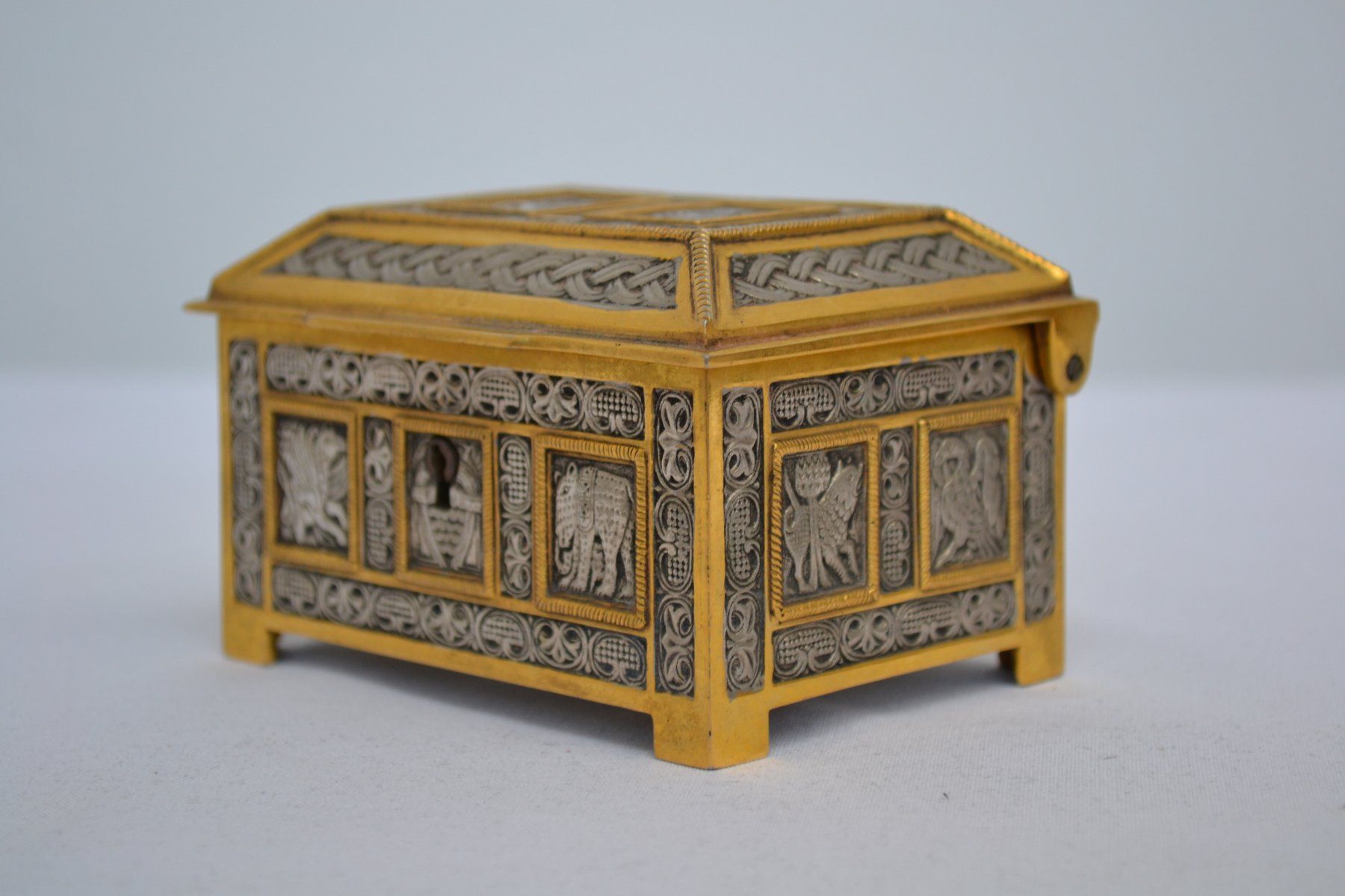 Cassapanche: gold/silberne Schmuck-Schatulle mit Schlüssel – Usato da Winterthur venduto da BK-Brocki_Winterthur 1