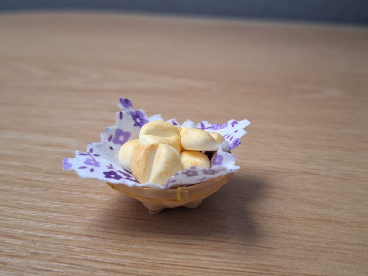 Puppenhäuser & -möbel: Handmade Weggli im Korb – Neu (gemäss Beschreibung) aus Zürich von HandmadeTinyFood 2