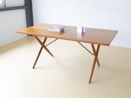 Schöner Tisch von Hans J. Wegner