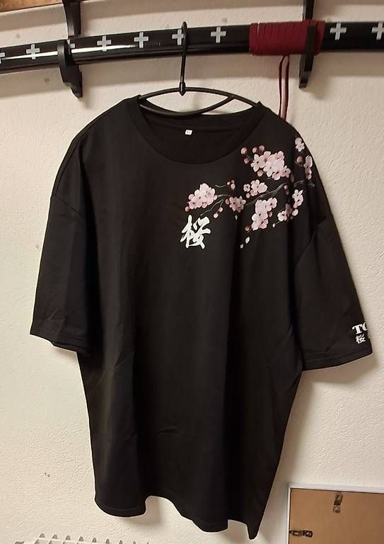 T-shirts: T-shirt sakura – Neuf avec emballage d'origine à Martigny par Pict6
