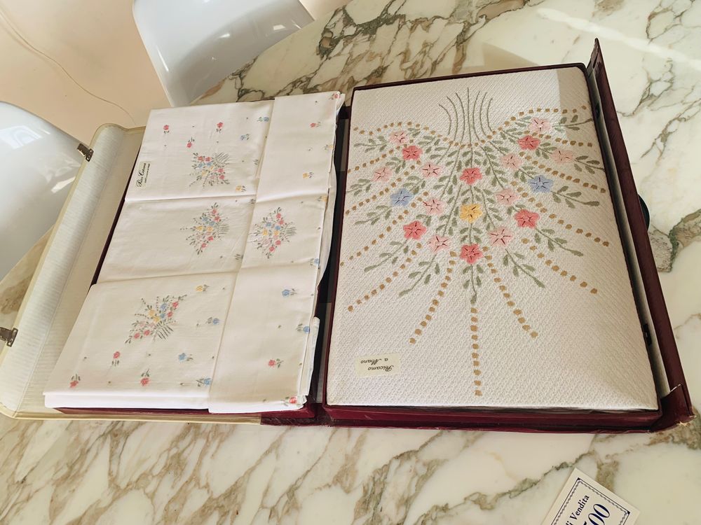 Arazzo Cinese Vintage In Seta Pura Ricamato A Mano (anni '70