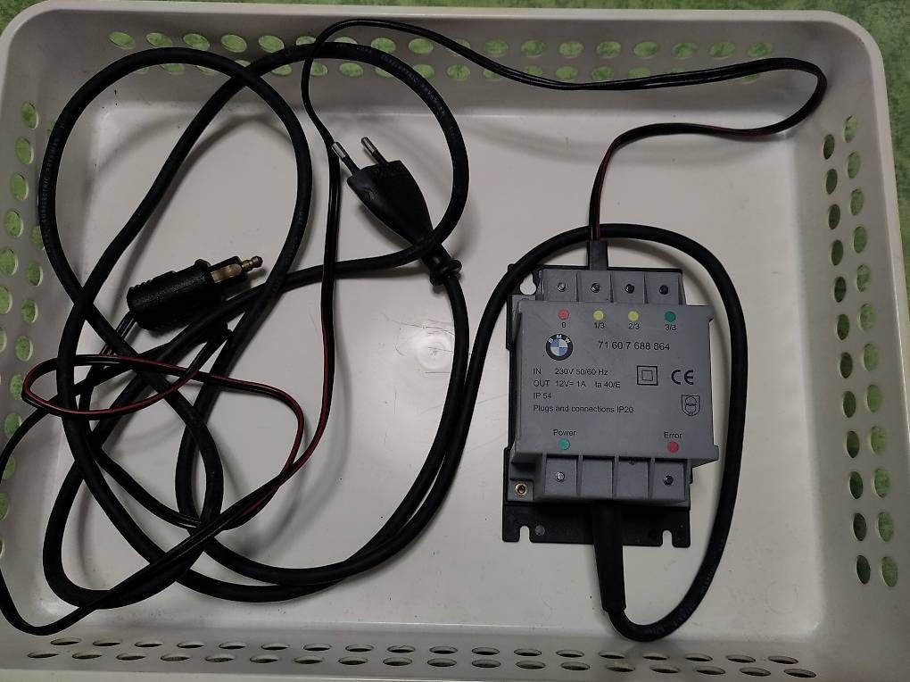 Batterieladegeräte: Batterieladegerät original BMW – Gebraucht aus Zürich von Rabejos 1