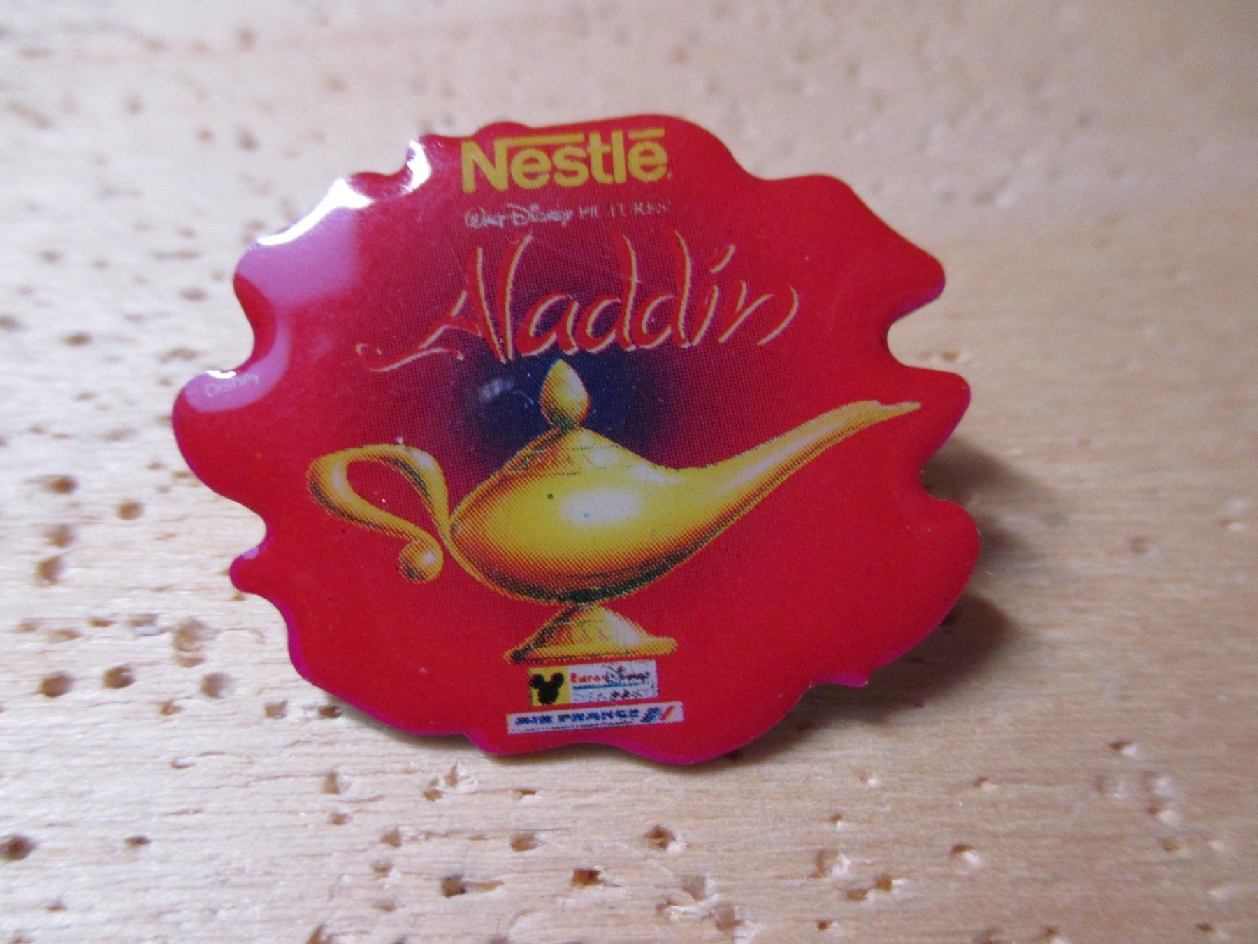 Nestlé Plaquettes & Badges: Aladin Nestle Wunderlampe Pin – Neuf (Voir description) à Felsberg par sanwill