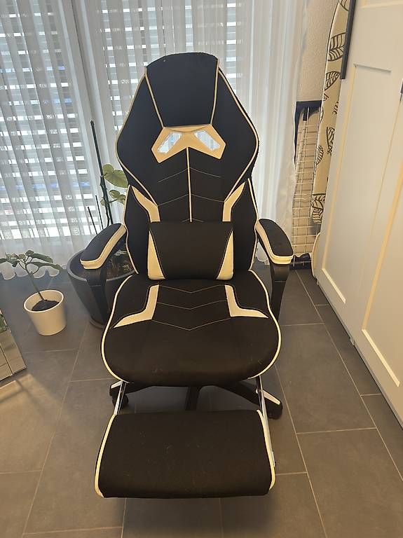 Chaises: Gamingstuhl – D'occasion à Rupperswil par nig_cz9z 2