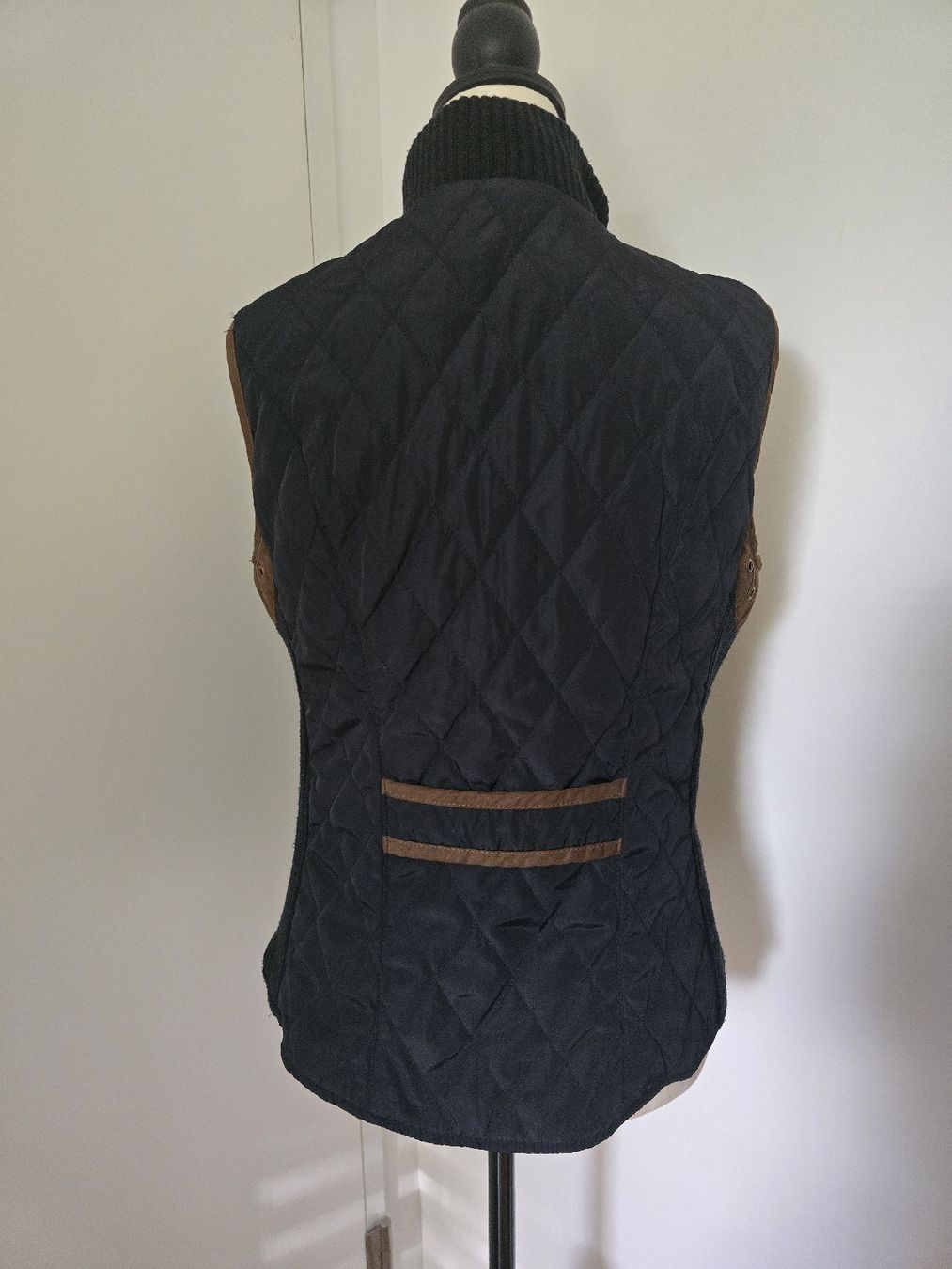 Zara Gilet & Giacche senza maniche: Zara Basic Gesteppte Weste L – Schwarz Braun Steppweste  – Nuovo (secondo la descrizione) da Tecknau venduto da Leni_SecondLove 3