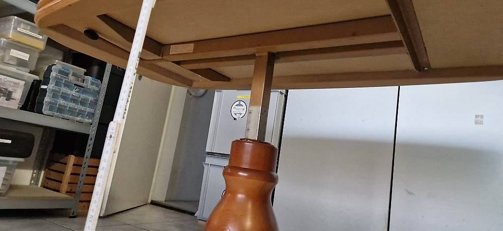 Tavoli: Holztisch – Usato da Allschwil venduto da 4050martin 3