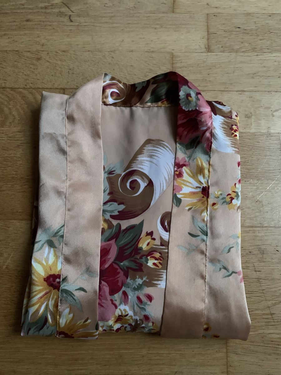 Kimono: Morgenmantel mit Blumenmuster. Gr S-M – Usato da Sempach venduto da katzaana3 3