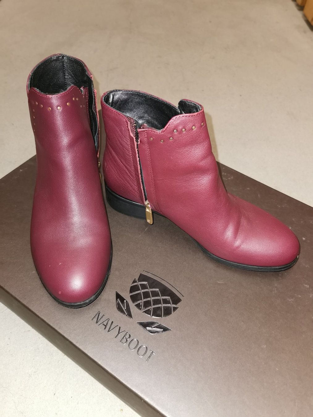 Navyboot Damenschuhe: Navyboot Leder halbstiefeletten, neu Damen 36 – Gebraucht aus Effretikon von Movie99